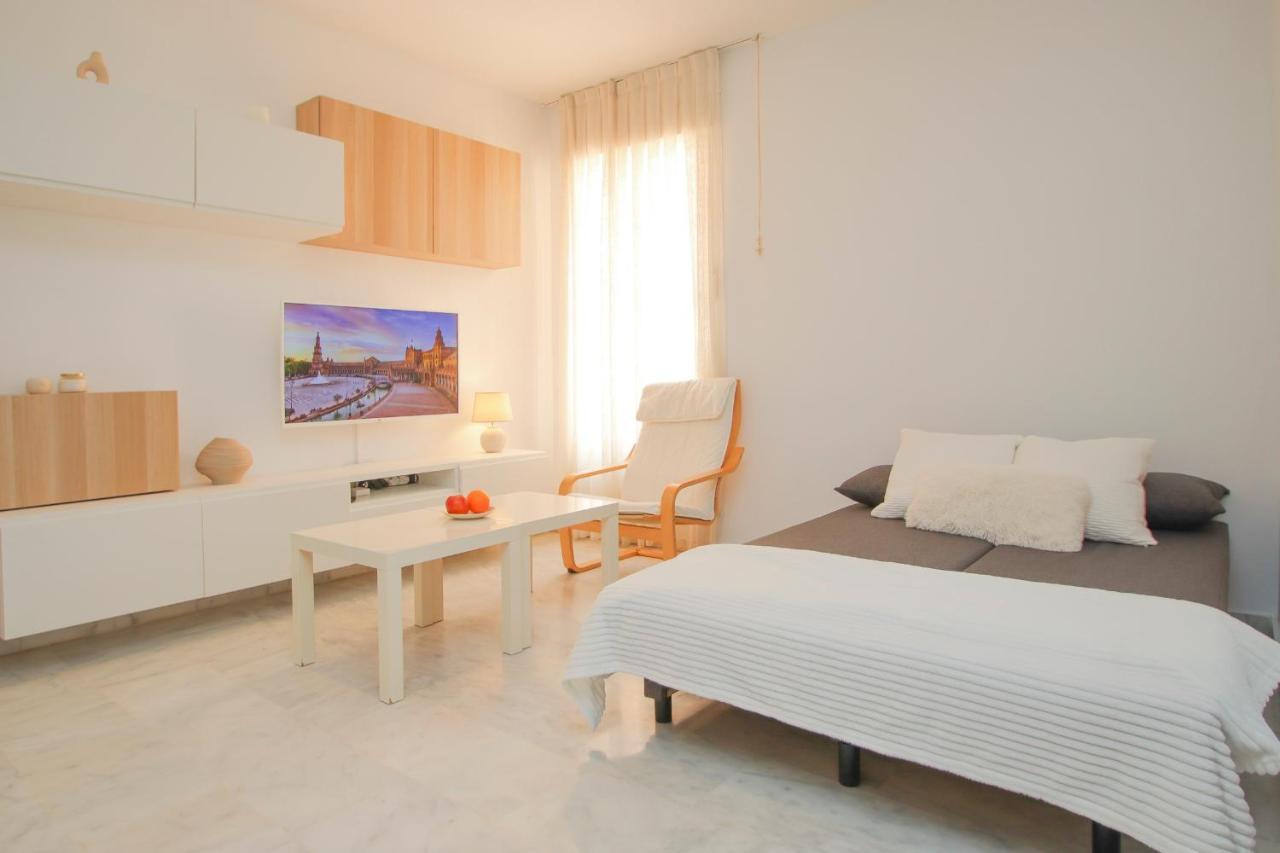 Modern Apt - Luxe Queen Bed - Walk To Isla Magica Sevilla Kültér fotó