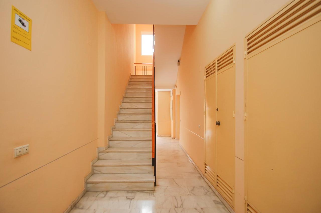 Modern Apt - Luxe Queen Bed - Walk To Isla Magica Sevilla Kültér fotó